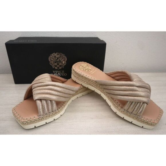 Vince Camuto WMN Sz 9W Beige/Egyptian Gold Channel-Quilted Melysa Leather Sandal - Picture 1 of 14